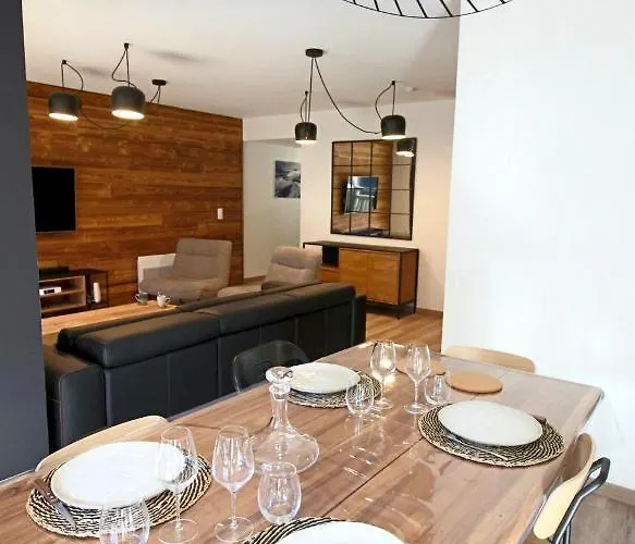 Magnifique T5 Duplex De Grand Standing 120m2 Neuf Classe 4 Etoiles Pour 8 Personnes En Plein Centre De